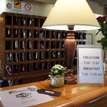 Hotel Albatros Calenzano Eksteriør billede