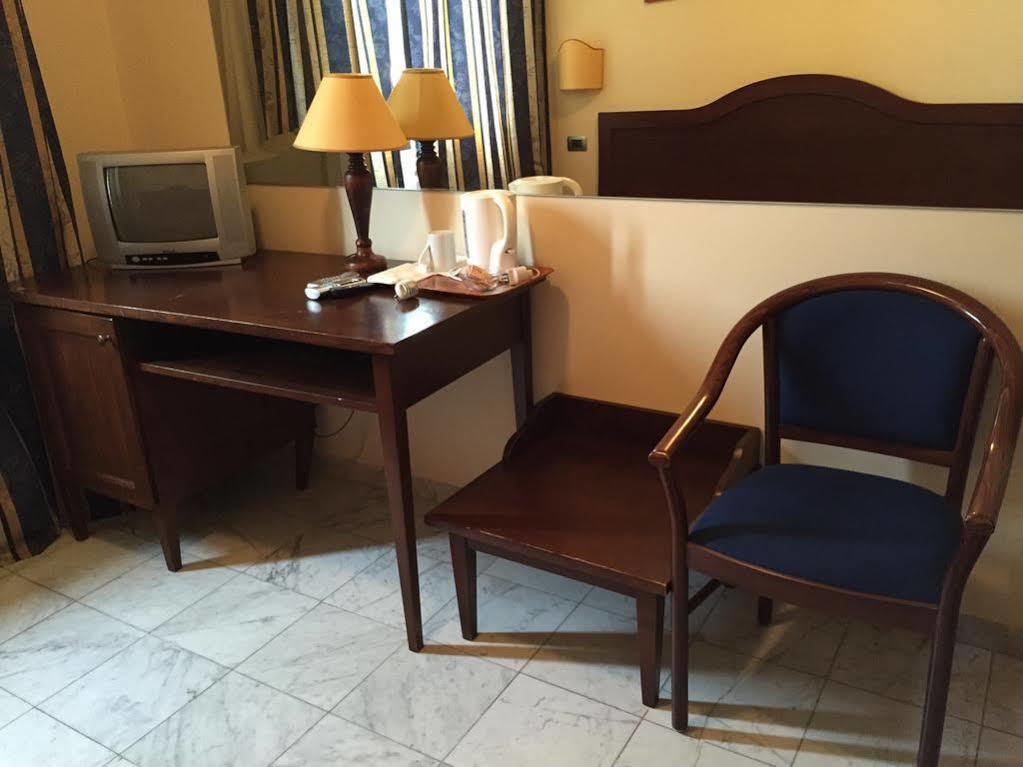 Hotel Albatros Calenzano Eksteriør billede